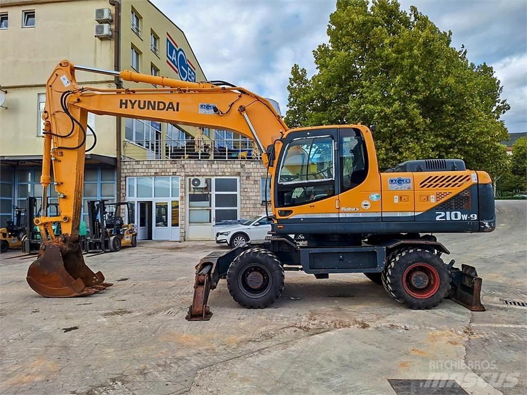 Hyundai R210W-9 轮式挖掘机