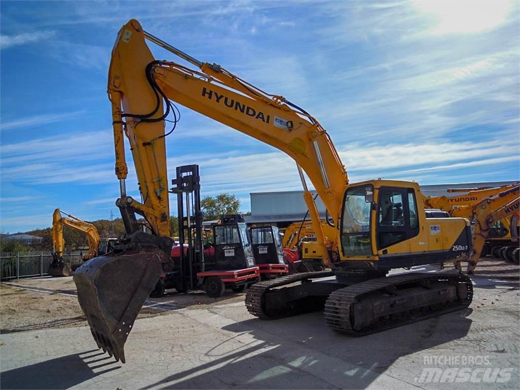 Hyundai R250LC-7 履带挖掘机