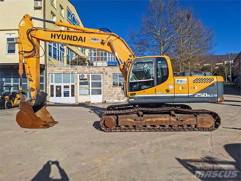 Hyundai R250NLC-9 履带挖掘机