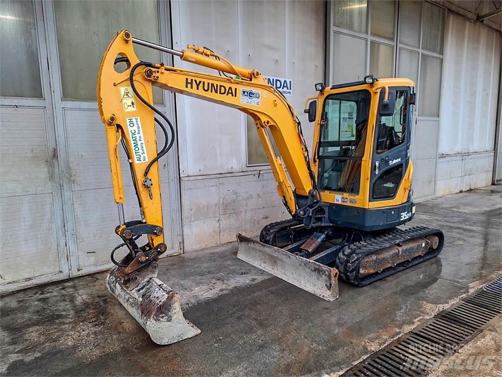 Hyundai R35Z-9 小型挖掘机