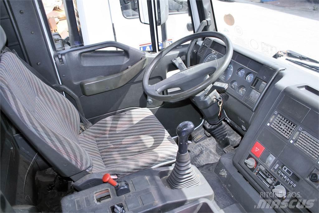 Iveco 720E42 牵引车