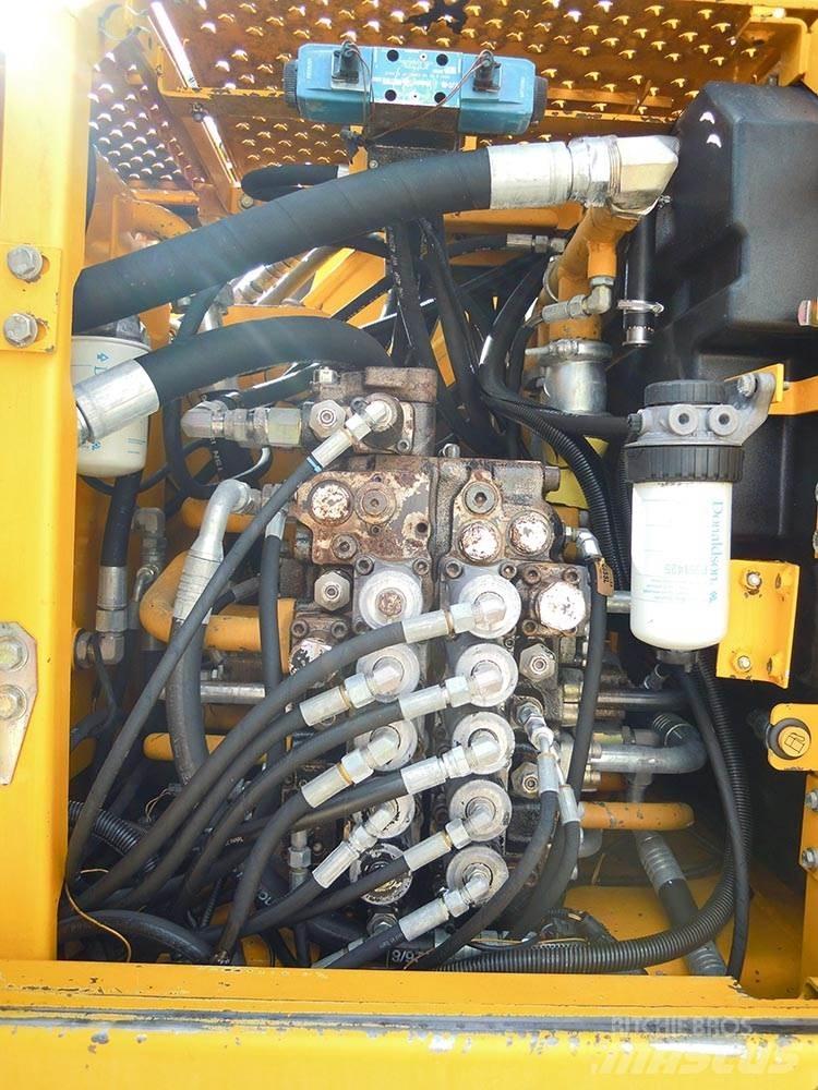 JCB JZ255NC 履带挖掘机