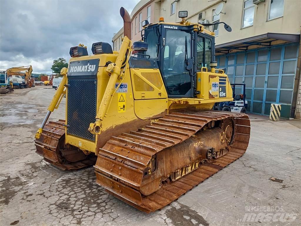Komatsu D65PX-17 履带式推土机