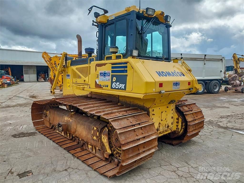 Komatsu D65PX-17 履带式推土机
