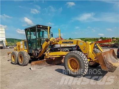Komatsu GD655-3A 平地机/推土机