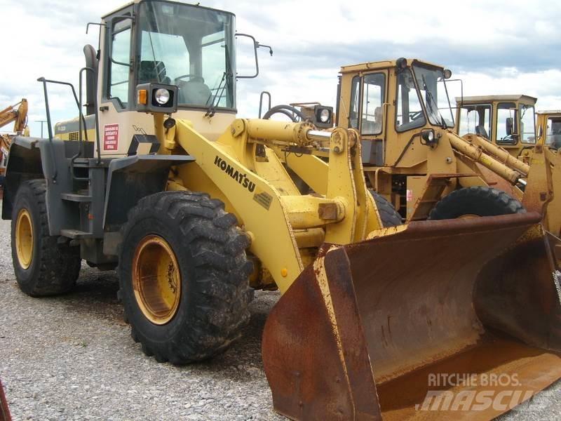 Komatsu WA320-3H 轮式装载机
