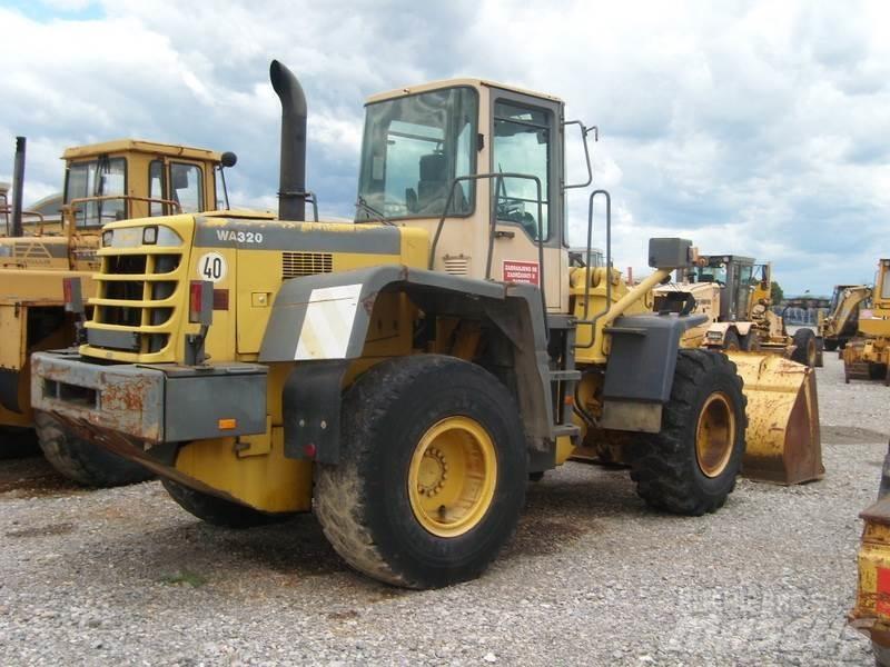 Komatsu WA320-3H 轮式装载机