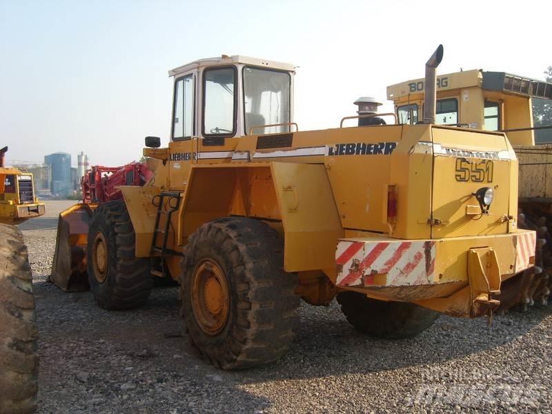 Liebherr L 551 轮式装载机