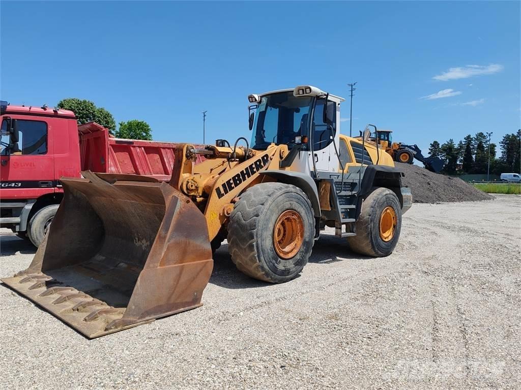 Liebherr L566 轮式装载机