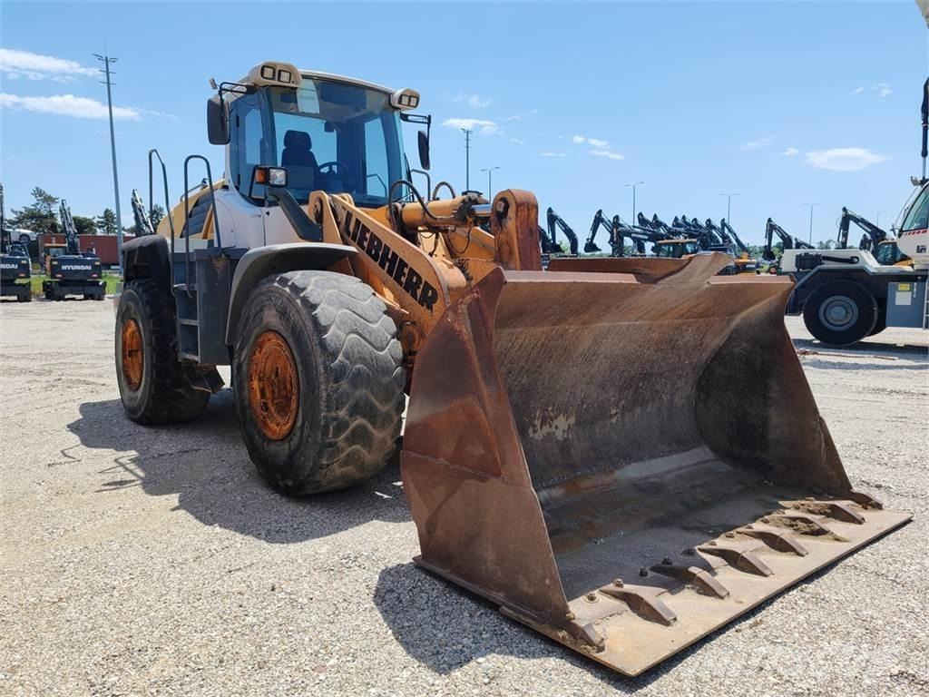 Liebherr L566 轮式装载机