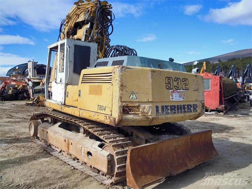 Liebherr R932 T 履带挖掘机