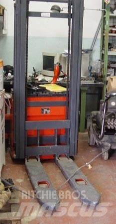 Linde L10 手摇升降机