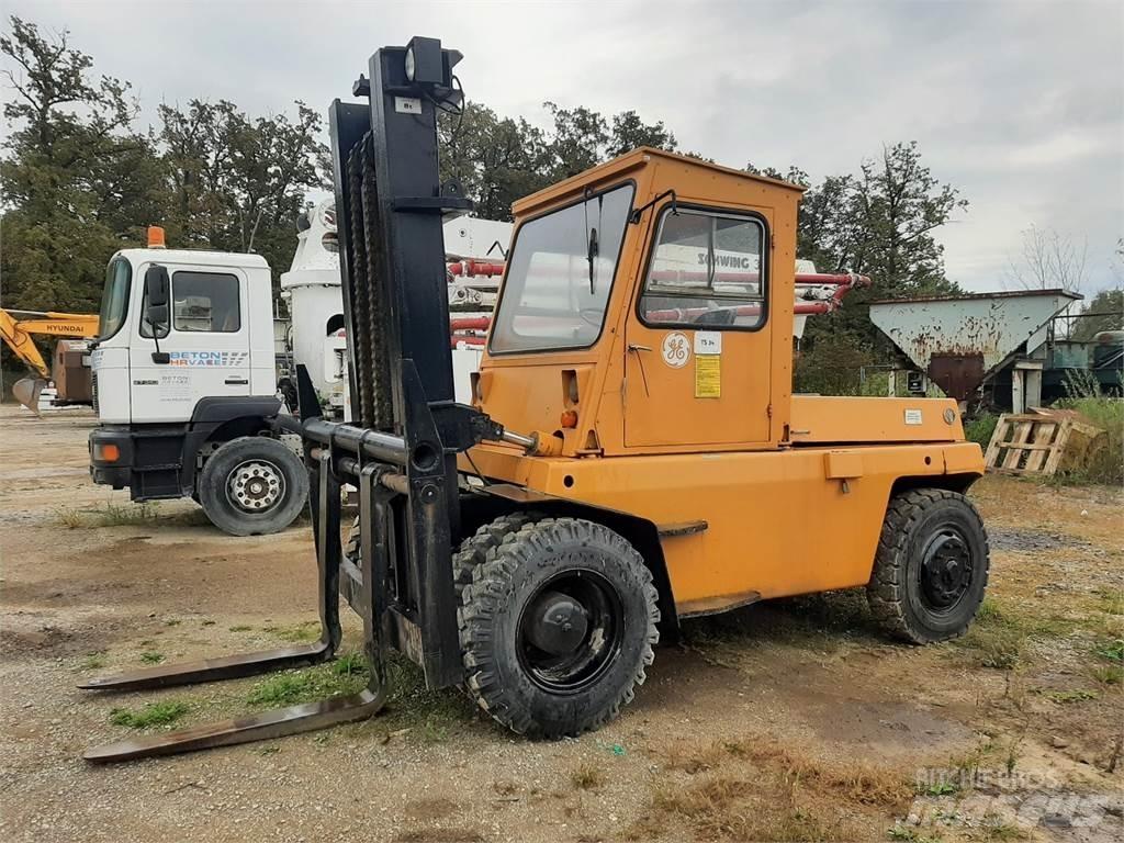 Litostroj V8 柴油叉车
