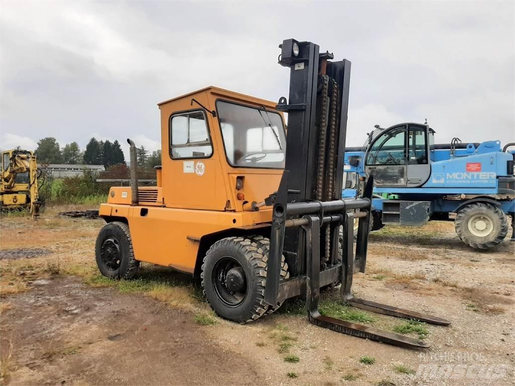 Litostroj V8 柴油叉车