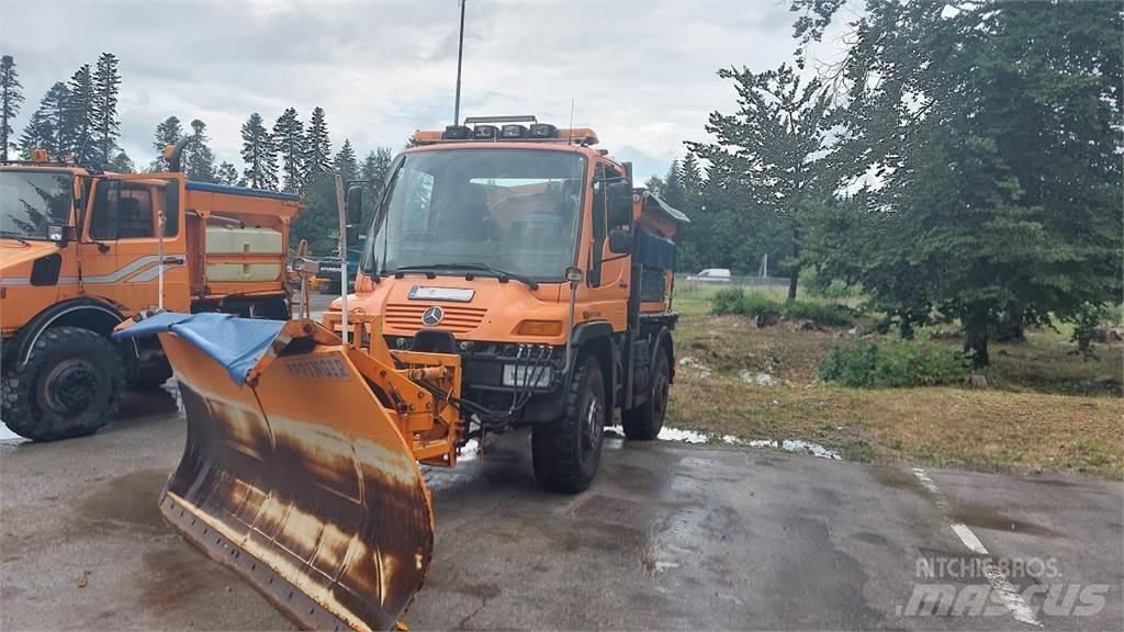 Mercedes-Benz Unimog U400 市政车
