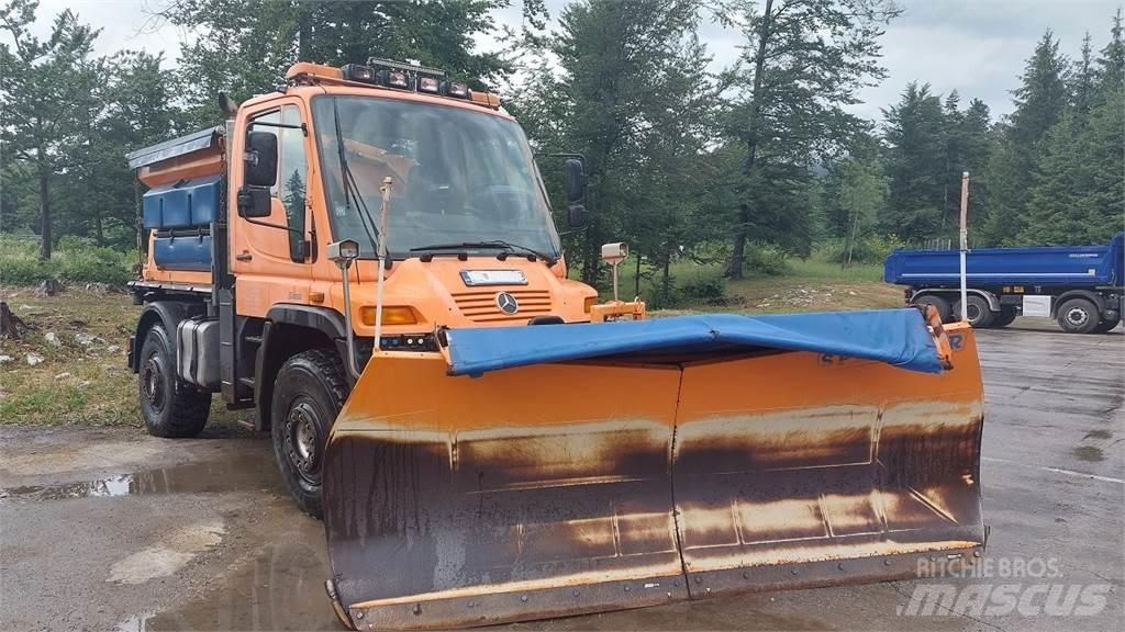 Mercedes-Benz Unimog U400 市政车