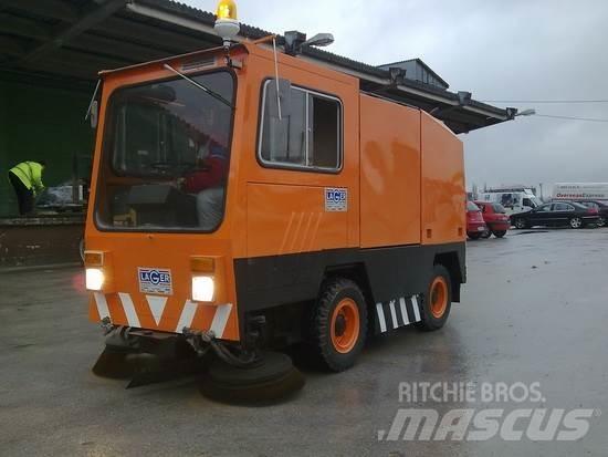 Mfh 2100D 道路清扫车