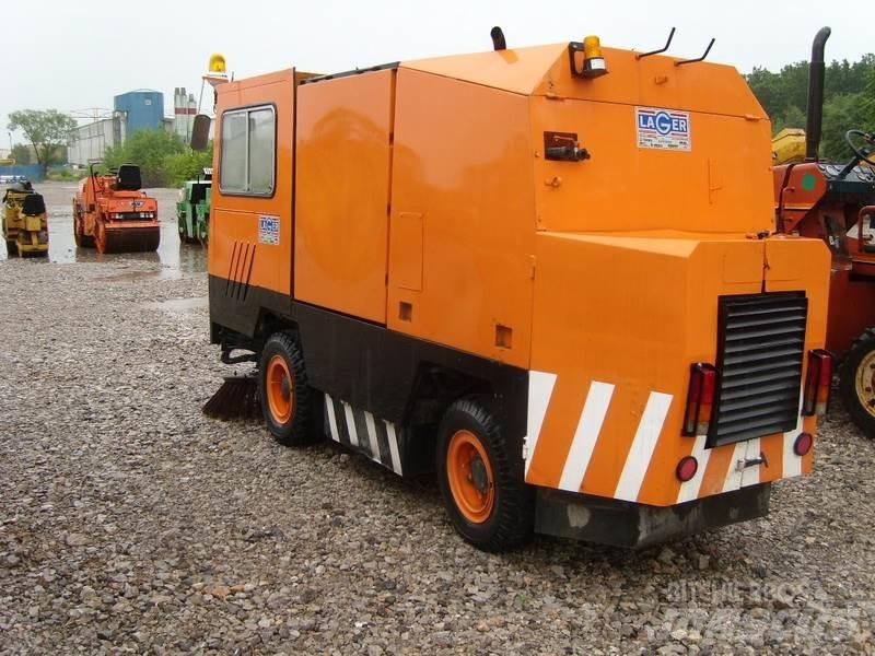 Mfh 2100D 道路清扫车