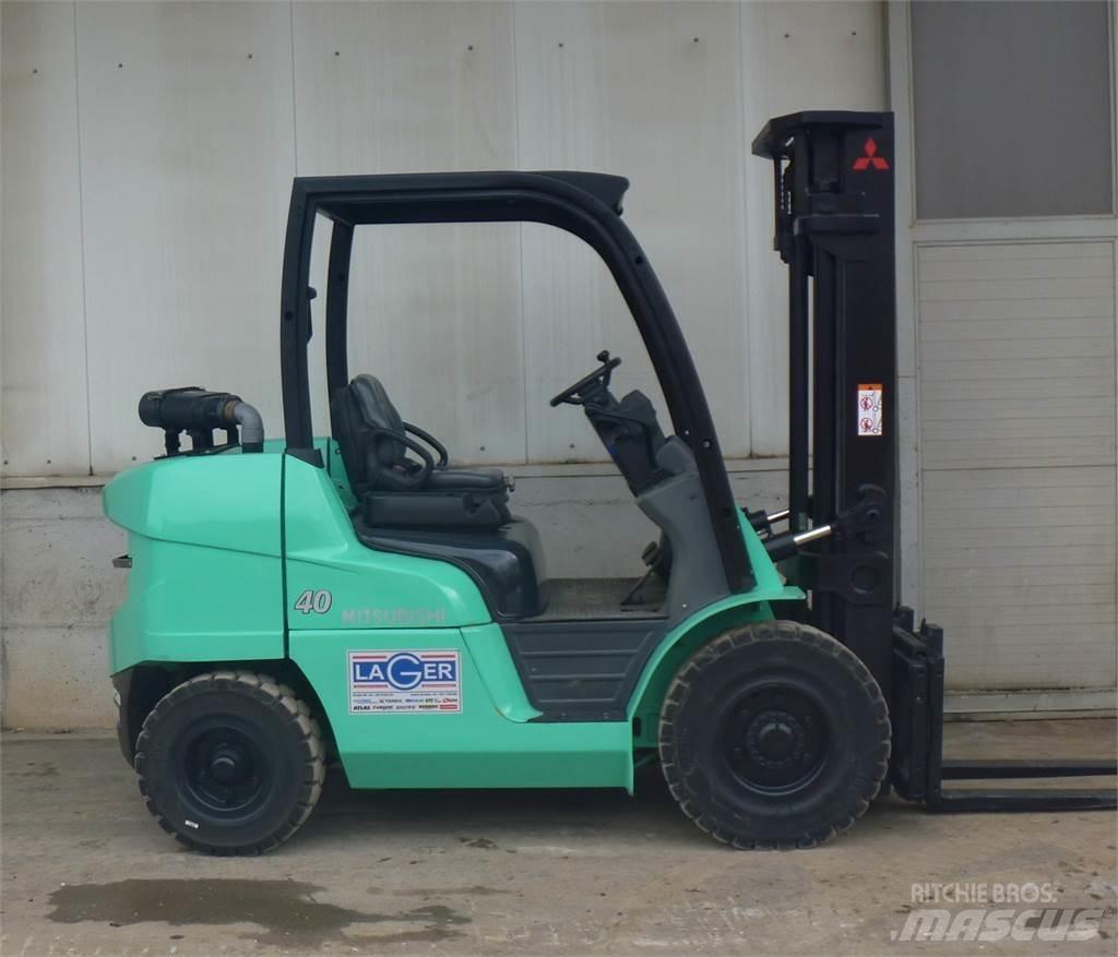Mitsubishi FD40N 柴油叉车