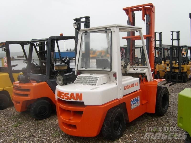Nissan 40 柴油叉车