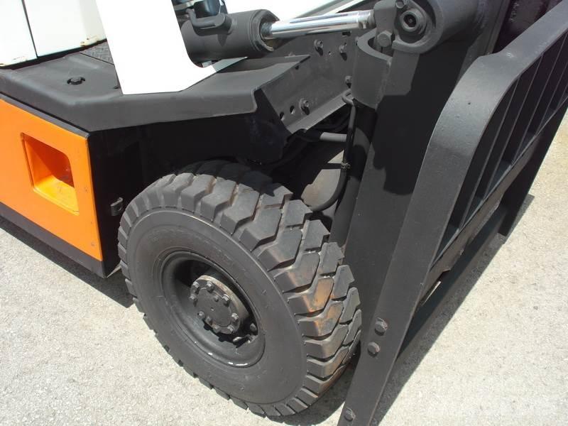 Nissan H01A15 天然气叉车
