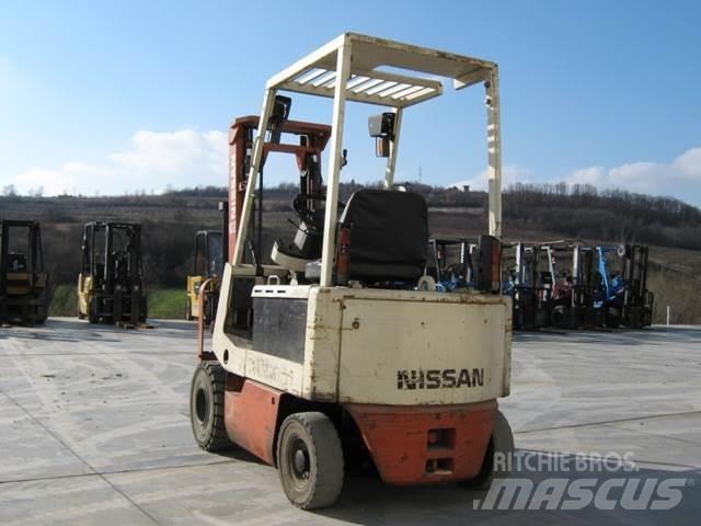 Nissan M01L15 电动叉车