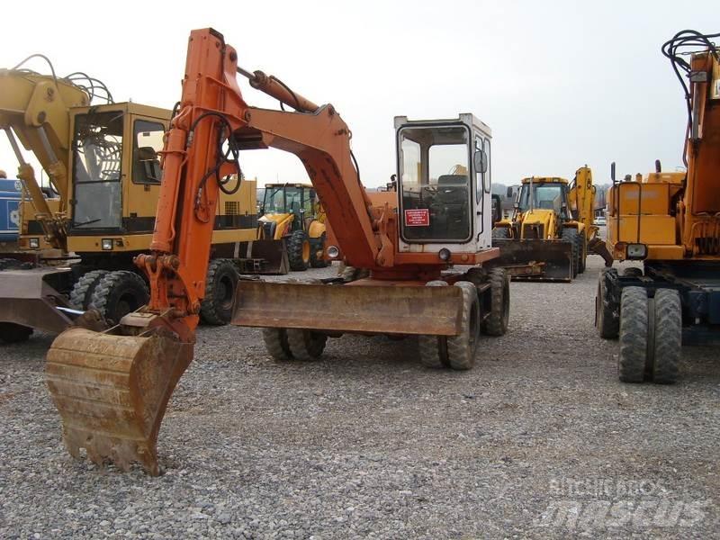 Schaeff HML 40 轮式挖掘机