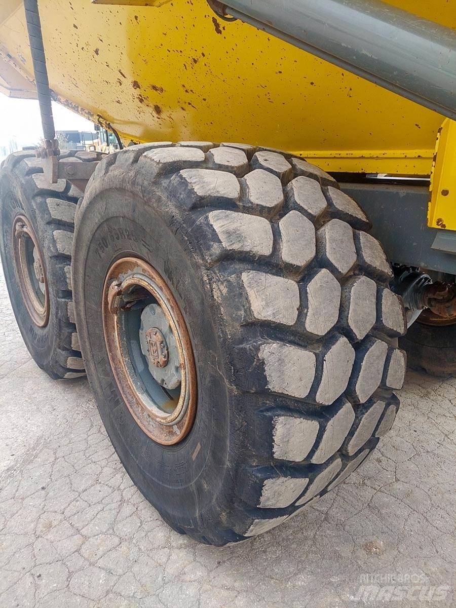 Terex TA300 铰接式自卸车