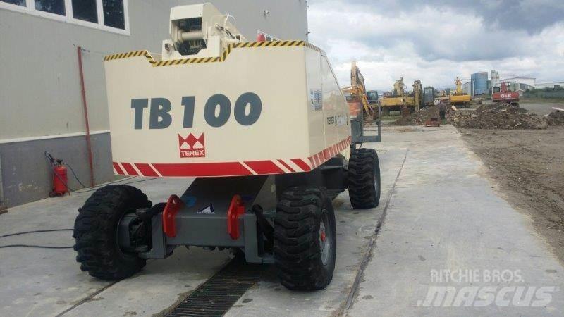 Terex TB100 曲臂高空工作平台