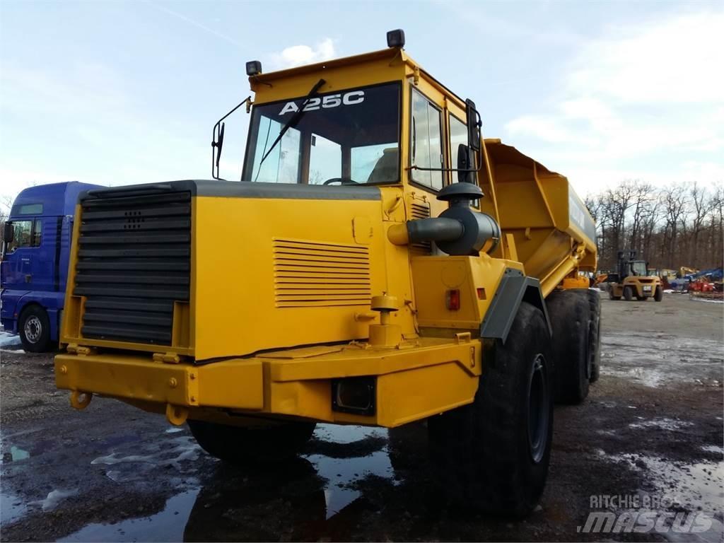 Volvo A25 铰接式自卸车