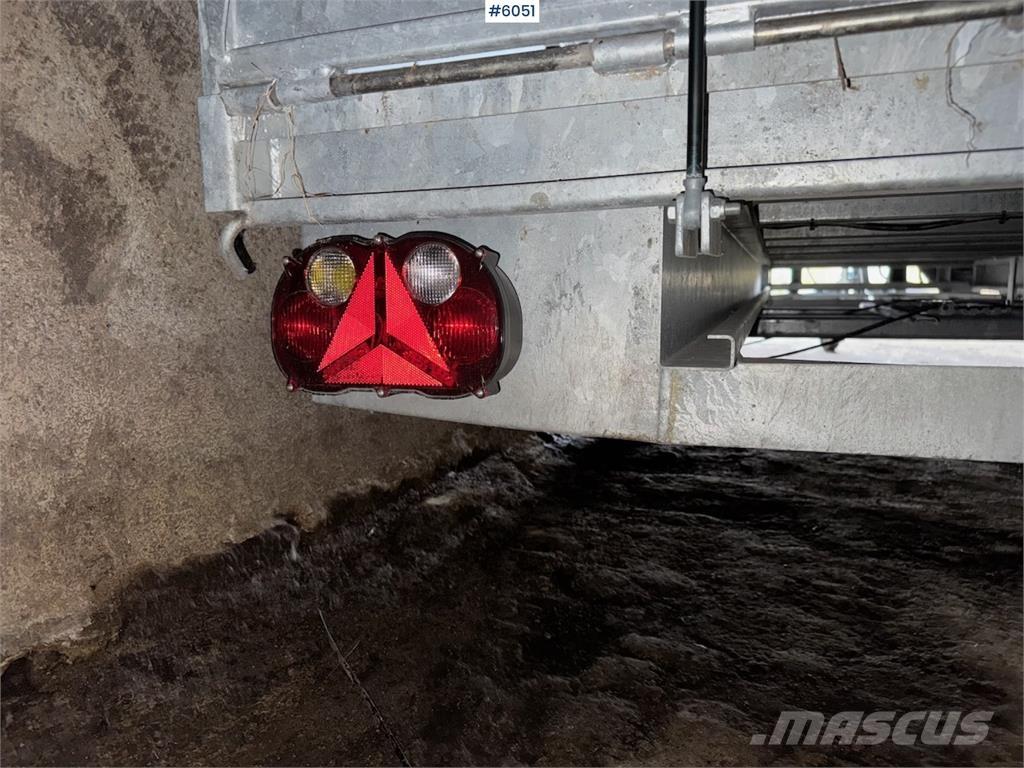 Bateson 26PL 轻型拖车