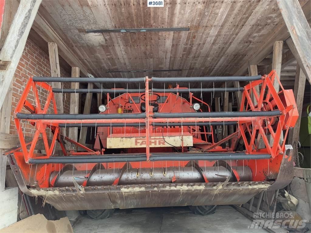 Deutz Fahr M900 联合收割机