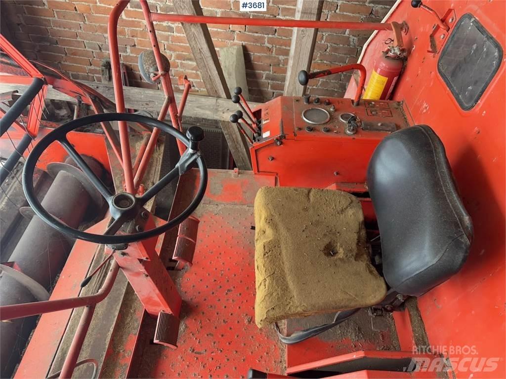 Deutz Fahr M900 联合收割机