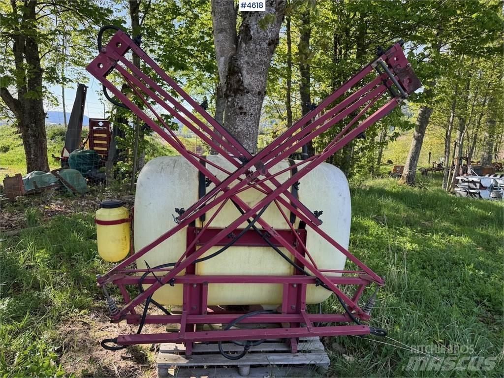 Hardi NK 800 牵引式喷雾机