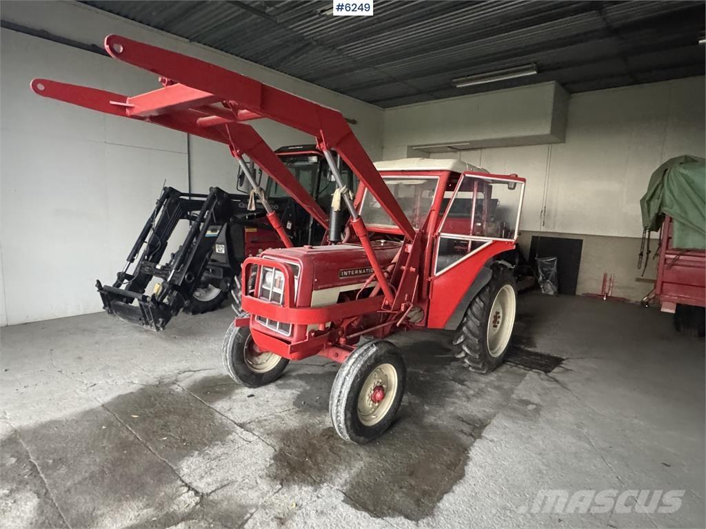 International 444 拖拉机/农用车