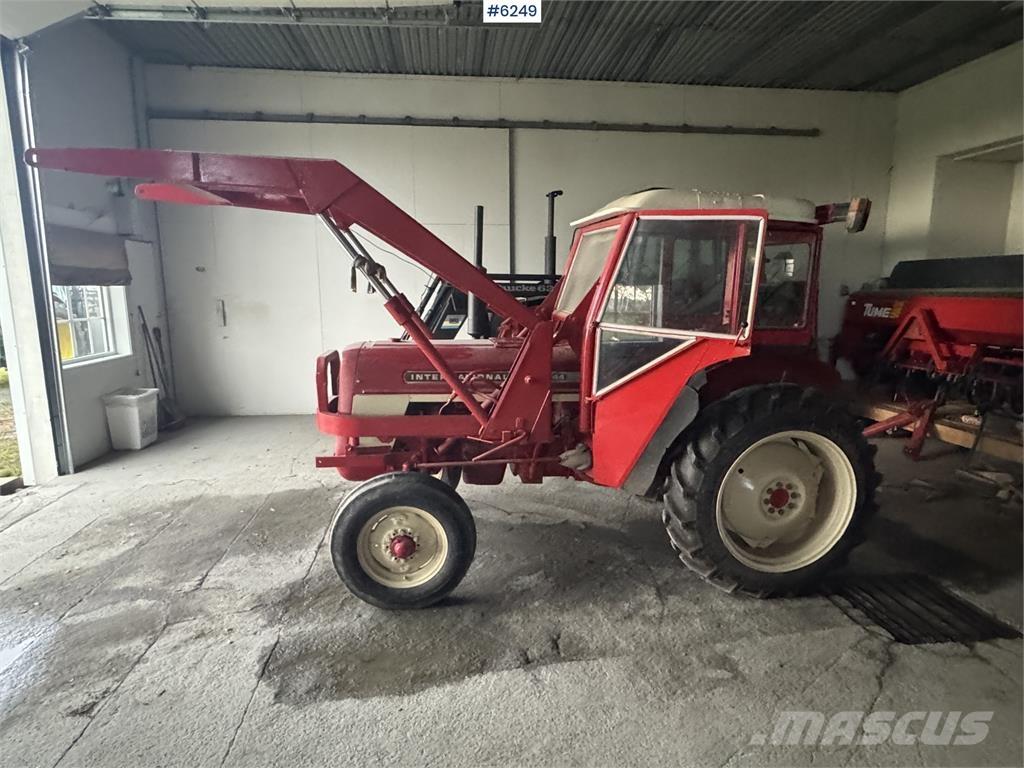 International 444 拖拉机/农用车