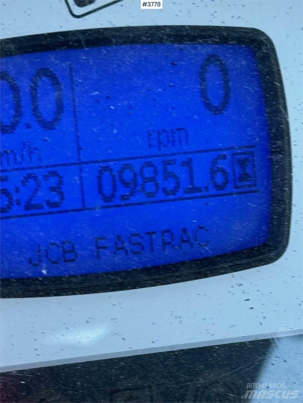 JCB Fastrac 8250 拖拉机/农用车