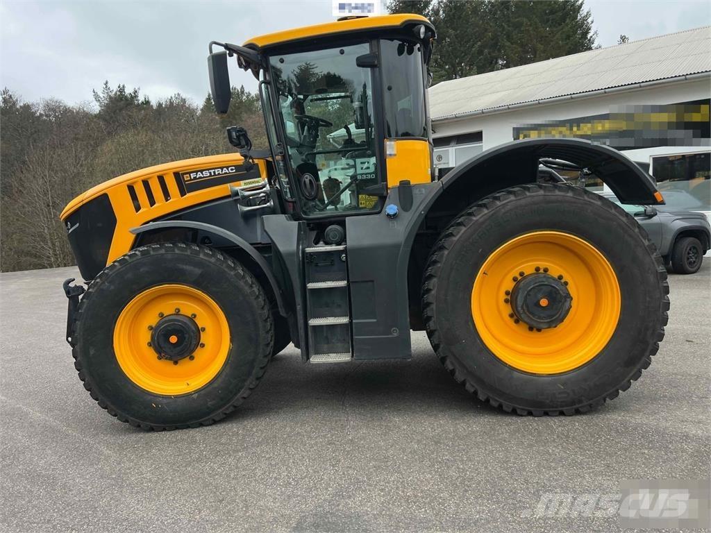 JCB Fastrac 8330 拖拉机/农用车