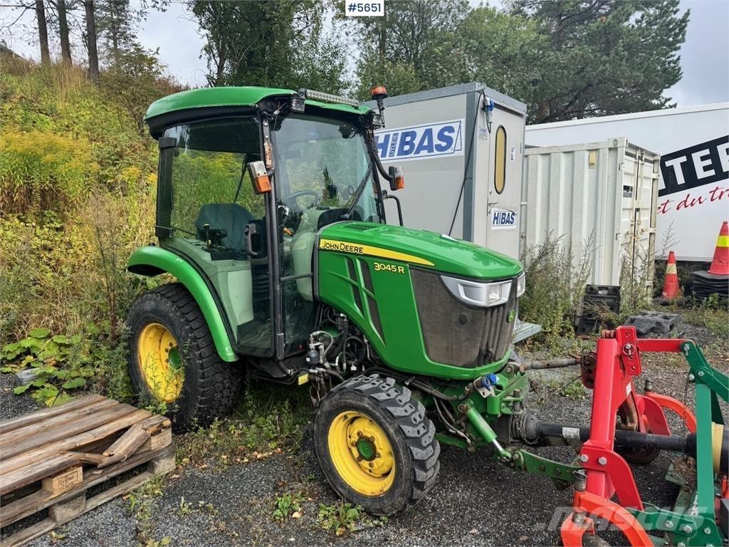John Deere 3045R 拖拉机/农用车