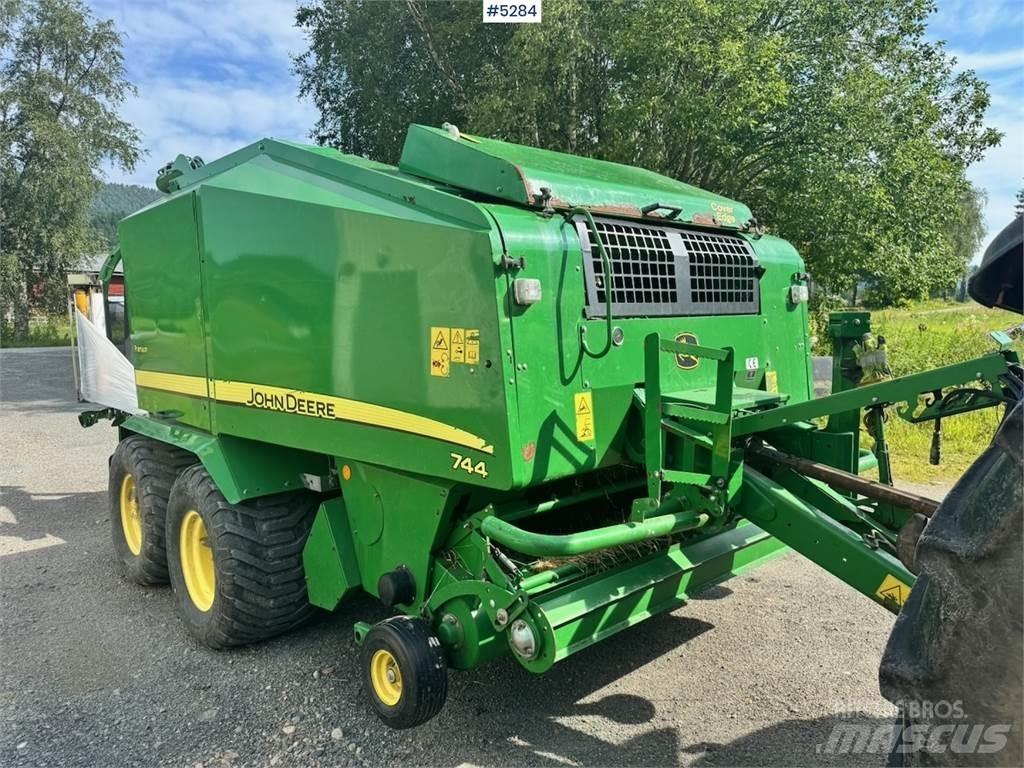 John Deere 744 其他根茎作物收获机械