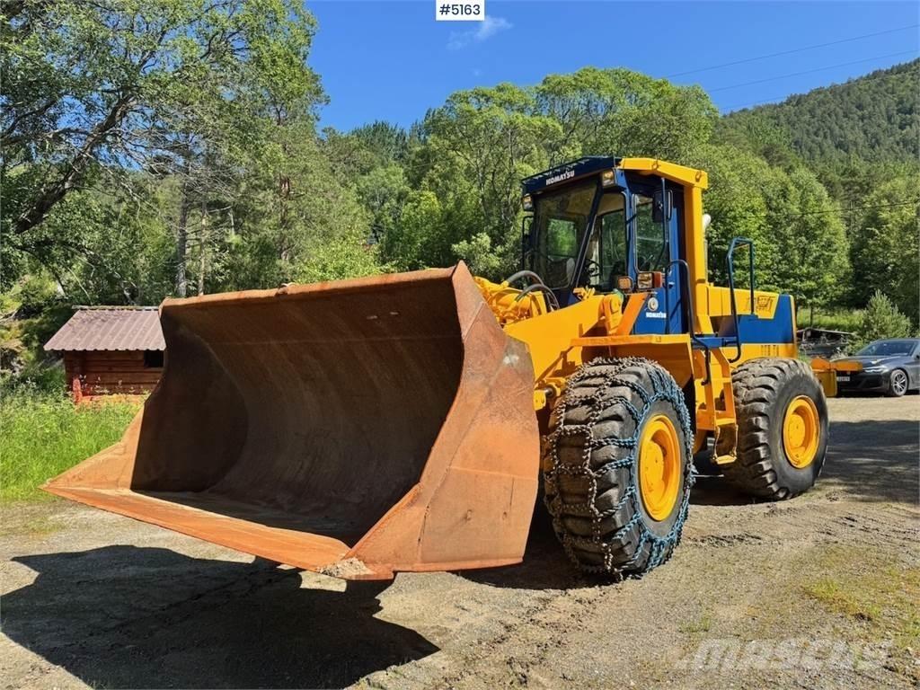 Komatsu WA420-1 轮式装载机