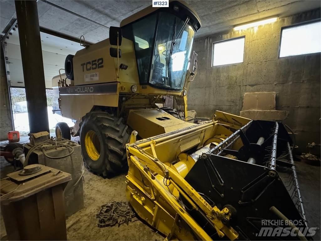New Holland TC52 联合收割机