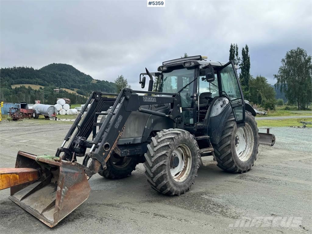 Valtra M120-4 拖拉机/农用车