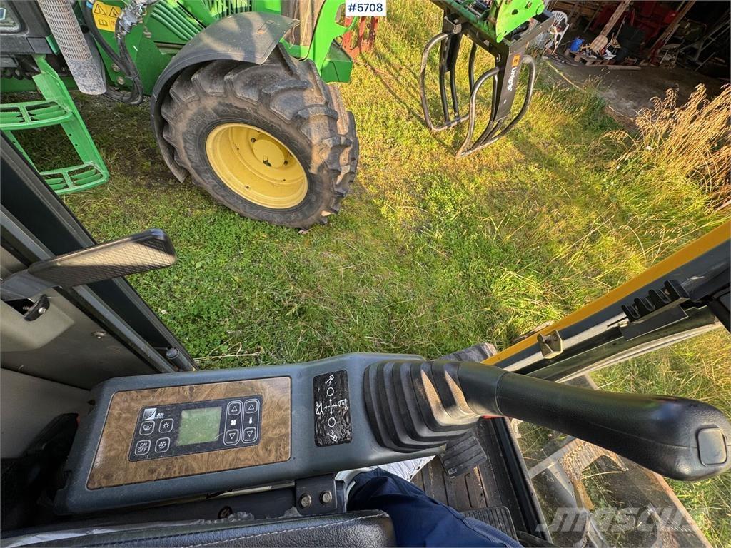 Yuchai YC55-8 履带挖掘机