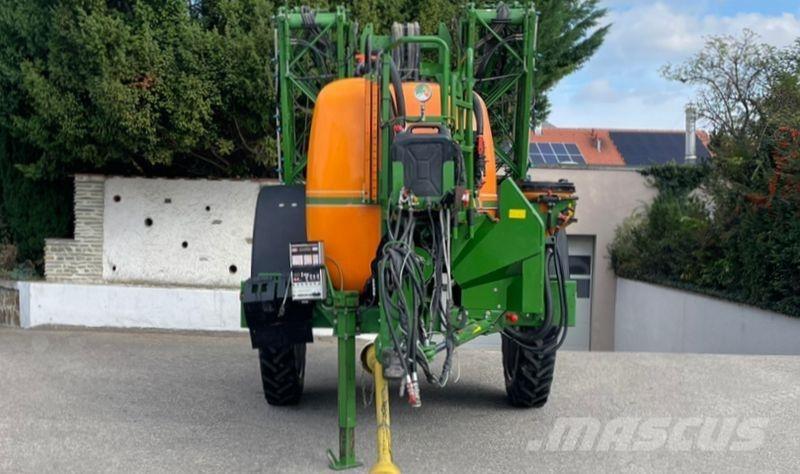 Amazone UG 3000 牵引式喷雾机