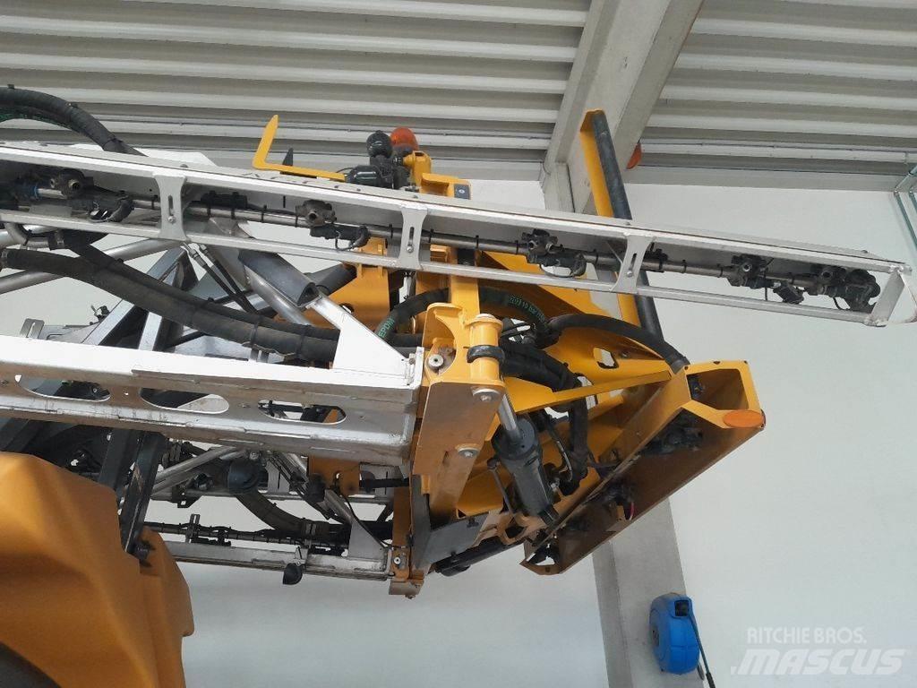 Challenger RG344 牵引式喷雾机