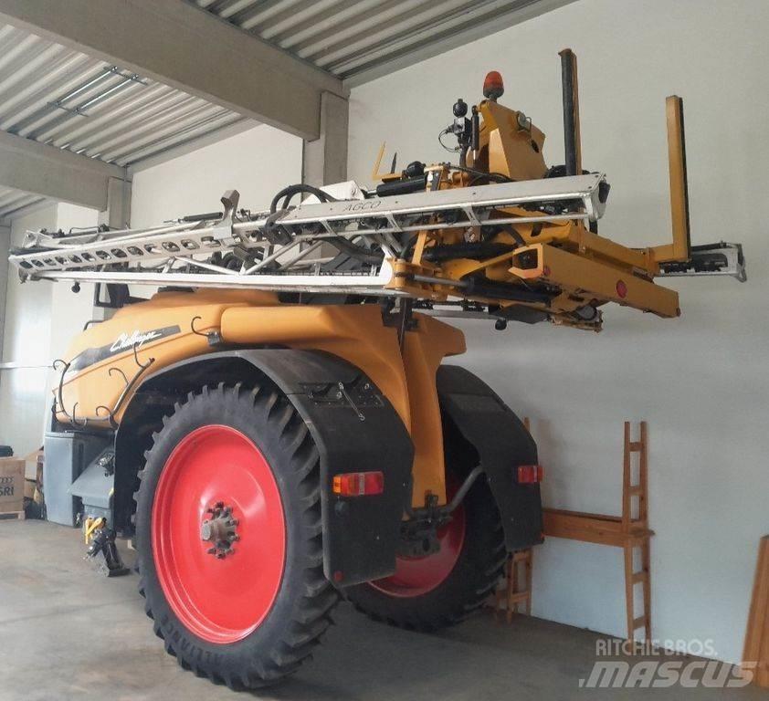 Challenger RG344 牵引式喷雾机