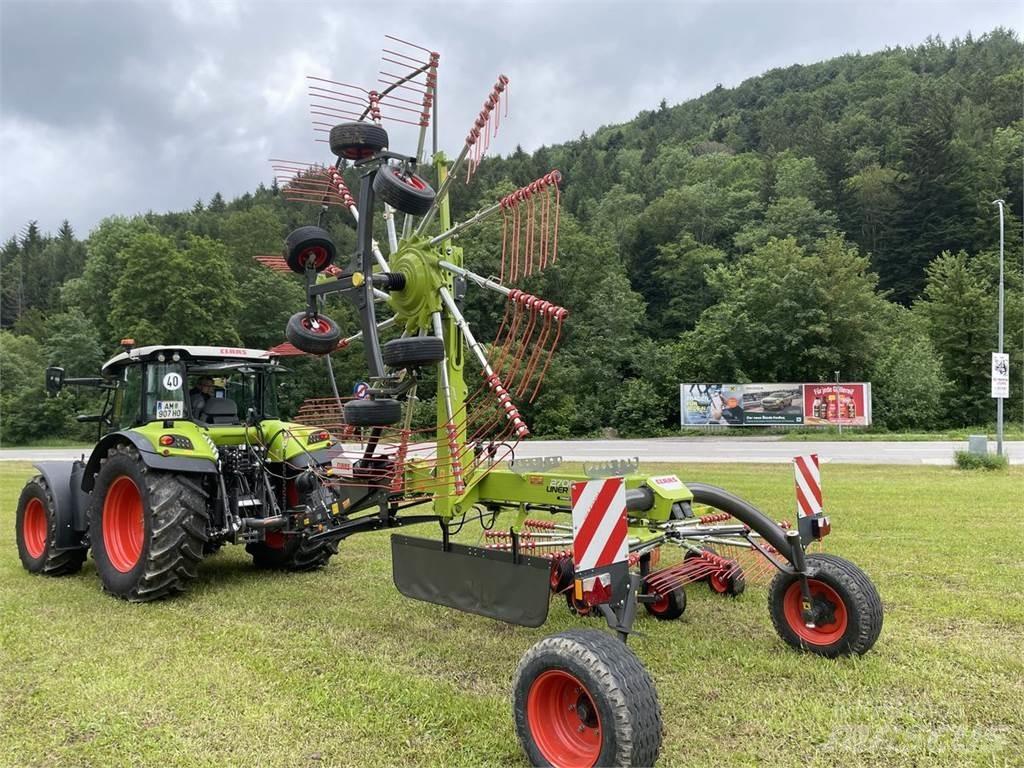 CLAAS Liner 2700 收割机