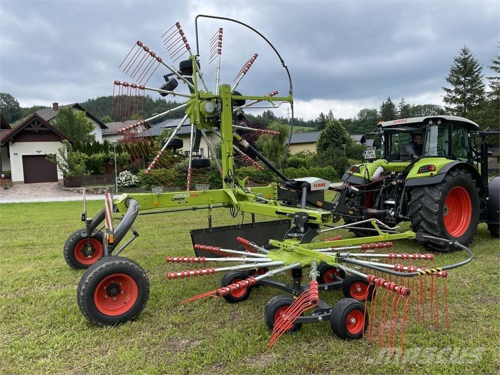 CLAAS Liner 2700 收割机