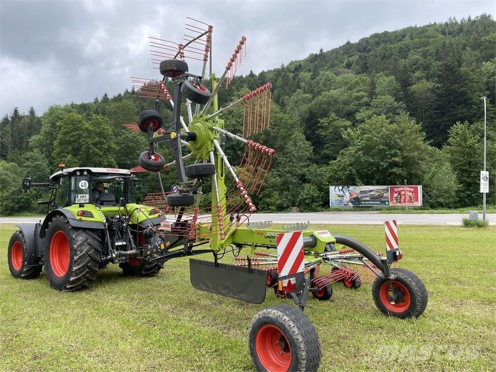 CLAAS Liner 2700 收割机